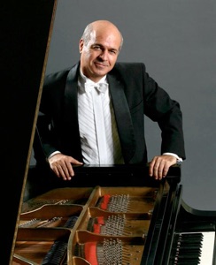 Enrique Graf, Piano, in concert
