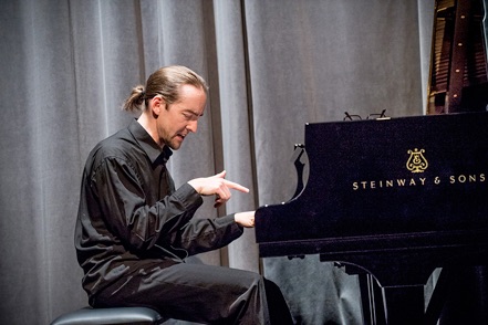 Marc Toth plays Beethoven Sonatas: sixth program of eight