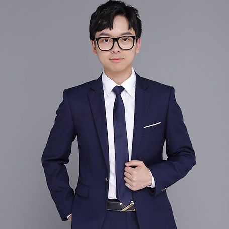 Junwen Liang, piano